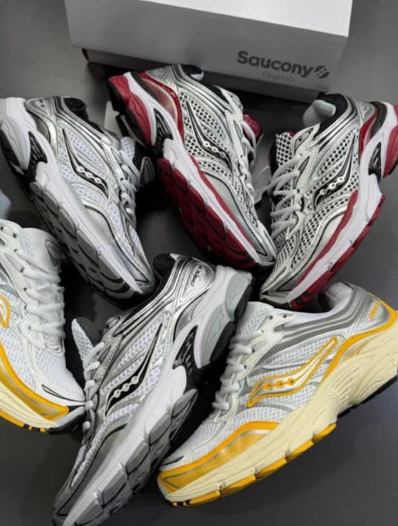 SAUCONY