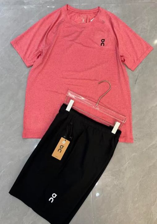 SHORTS ET T-SHIRTS ON